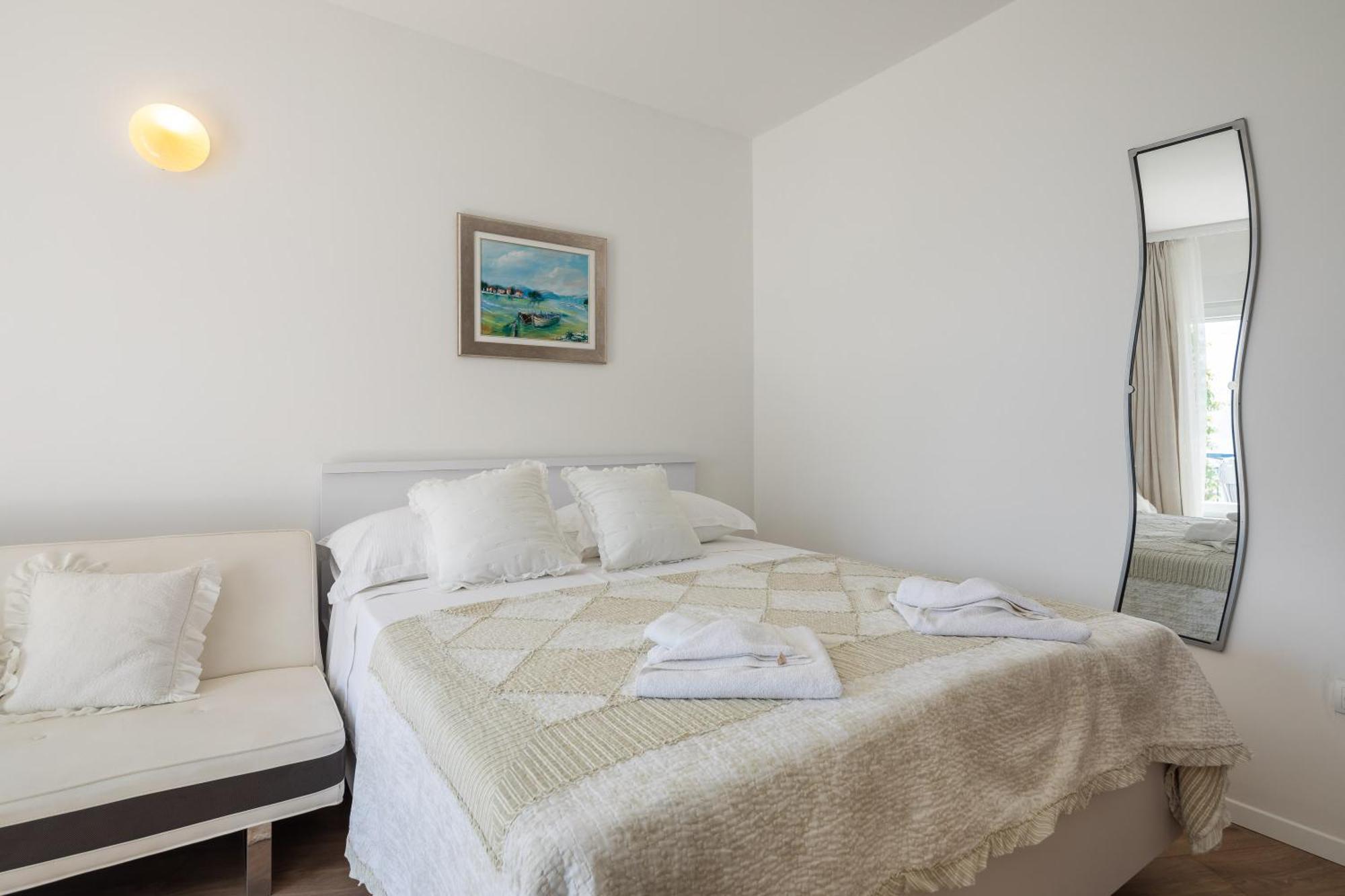 Caleta Seaview Suites II - Pool & Jacuzzi Lokva Rogoznica Exterior photo
